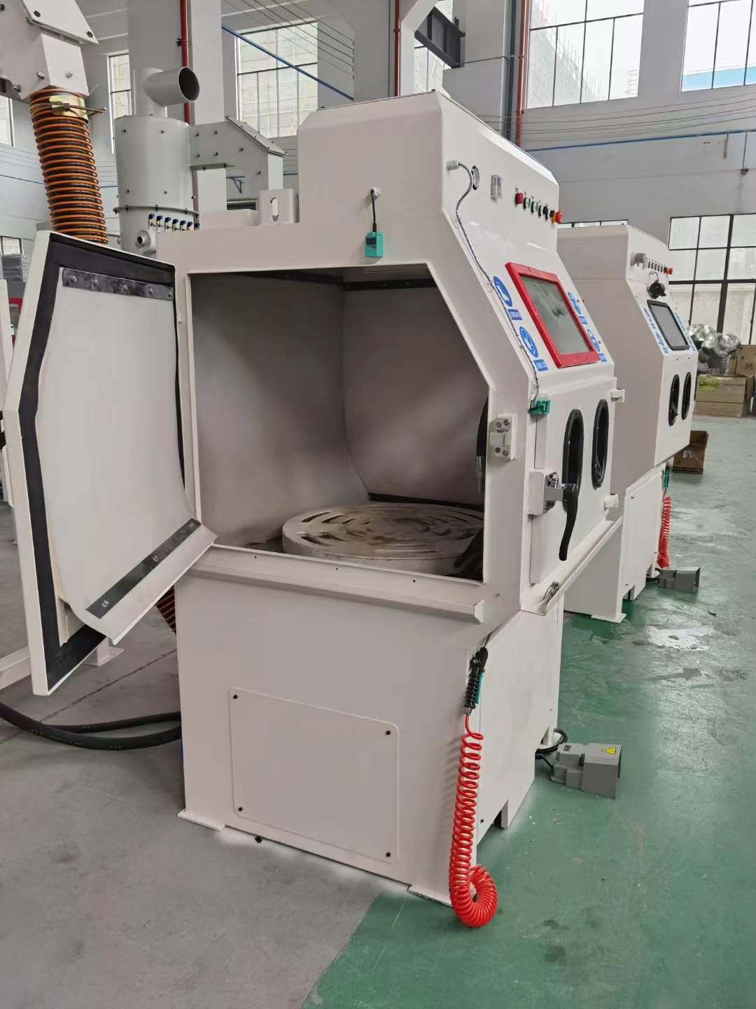 镇江移动式抛丸机的工作原理?